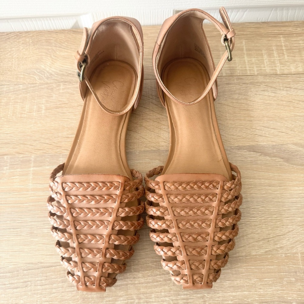 Women's Crown Vintage Moneth Sandals 6